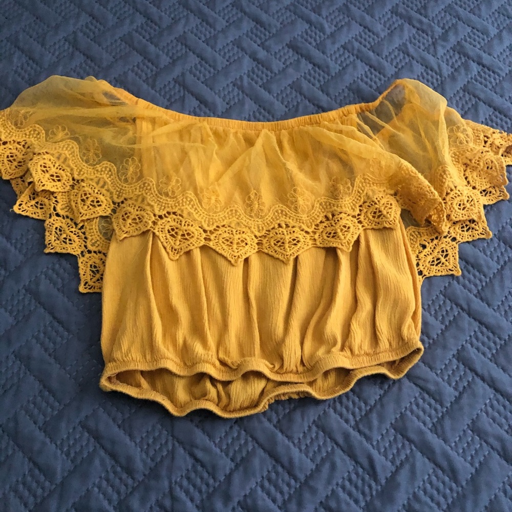 Off the shoulder cinco de Mayo shirt small